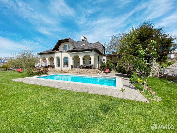 Проведение Праздников на вилле 470 м²