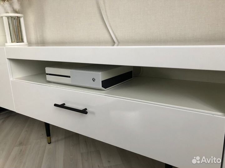 Тумба под телевизор
