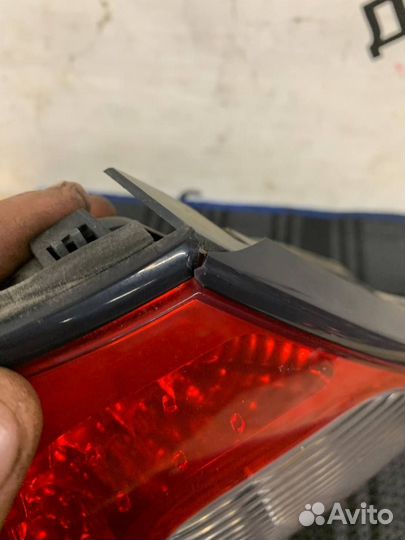 Фонарь задний левый Jaguar XJ AJ30 дефект