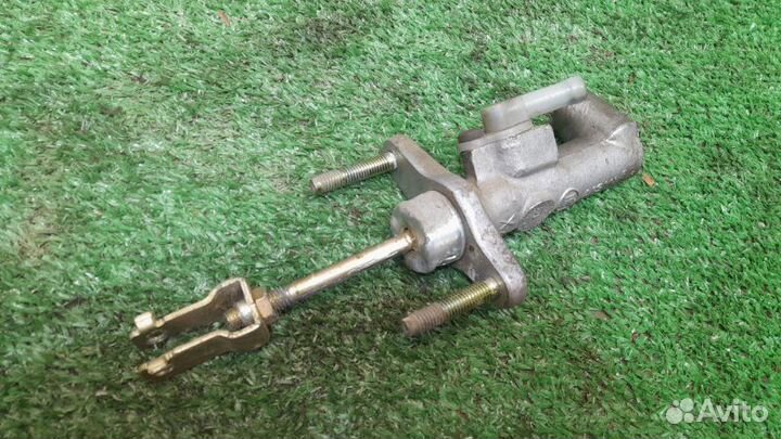 Главный цилиндр сцепления Toyota Carina E 2.0 3SFE