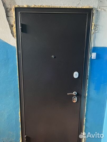 Дверь входная металлическая