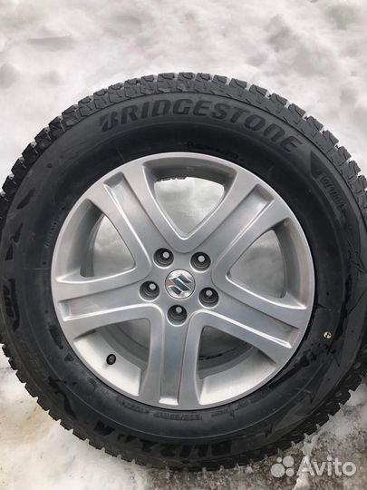 Bridgestone Blizzak Spike-02 SUV 235/65 R17