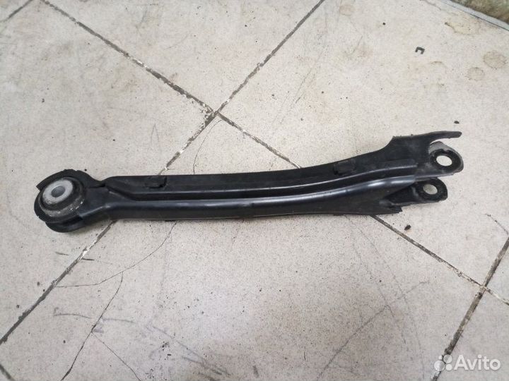 Рычаг подвески верхний задний правый Mercedes-Benz