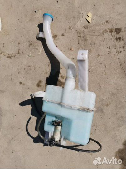 Бачок омывателя Nissan Note E11