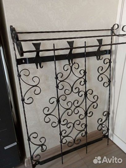 Вешалка для одежды настенная