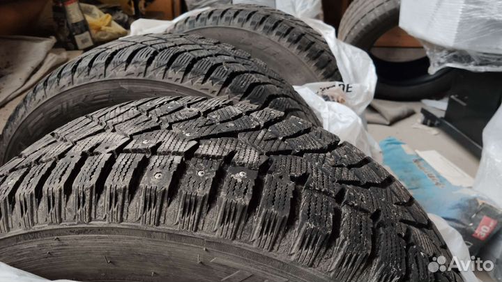 Nitto Therma Spike (NTSPK-B01) 235/65 R17 108T