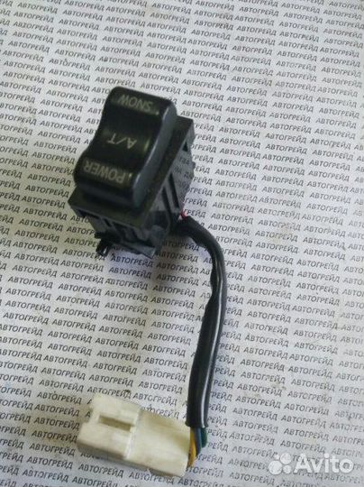 Кнопка Nissan Skyline V35