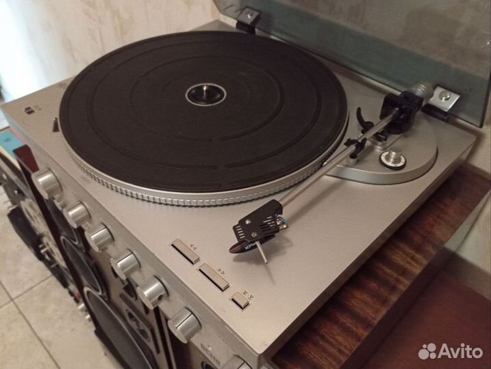 Музыкальный центр