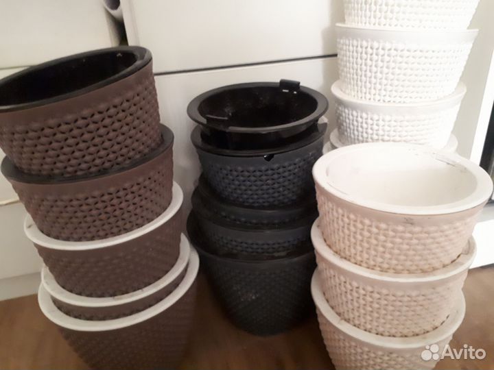 Горшки с кашпо