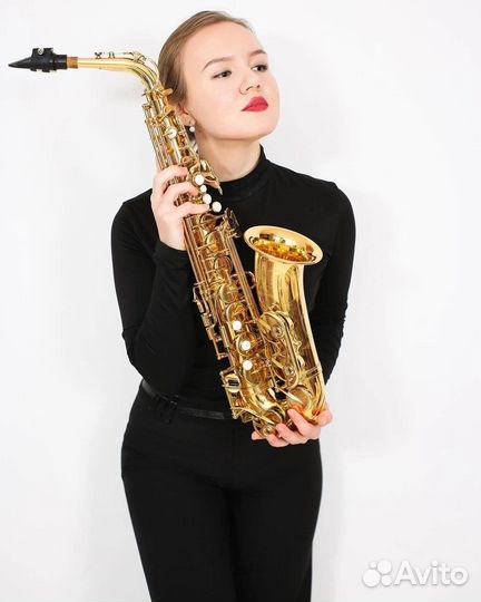 Саксофонист на праздник