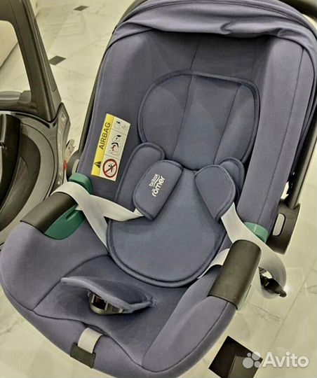Детское автомобильное кресло люлька