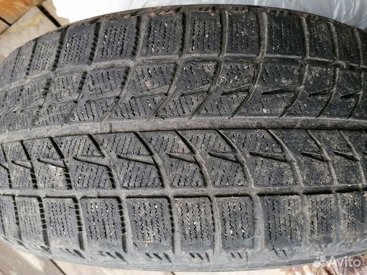 Bridgestone Blizzak VRX 225/55 R17