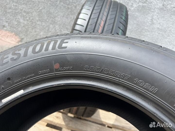 Bridgestone Alenza 001 225/65 R17