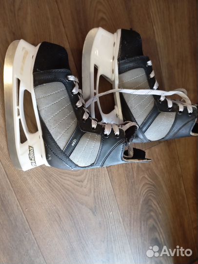 Коньки хоккейные