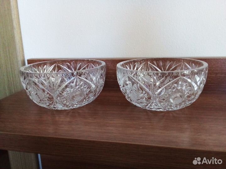 Маленькие хрустальные вазы