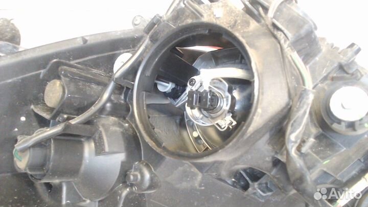 Фара (передняя) Subaru Legacy Outback (B14), 2010