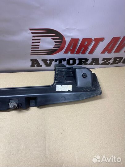 Дефлектор радиатора нижний Tank 300