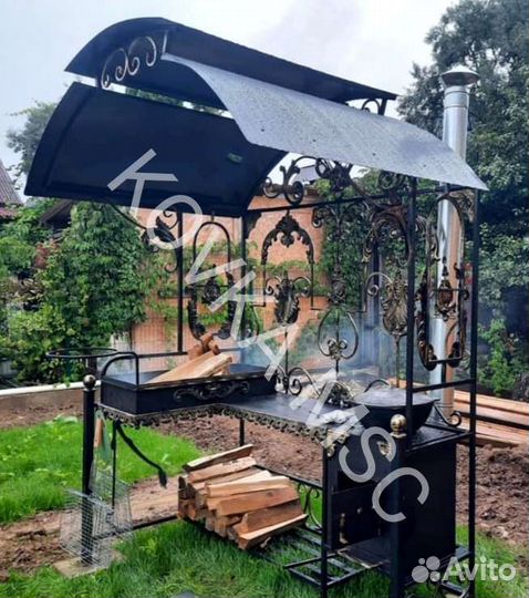 Мангал с крышей