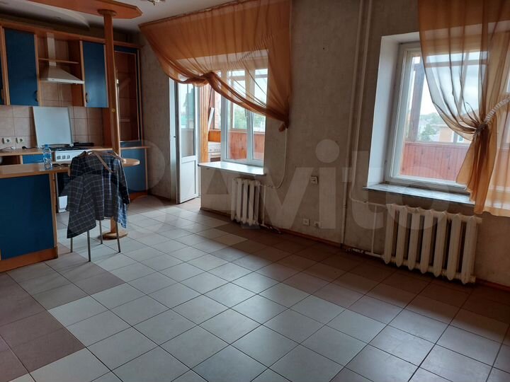 3-к. квартира, 130 м², 3/9 эт.