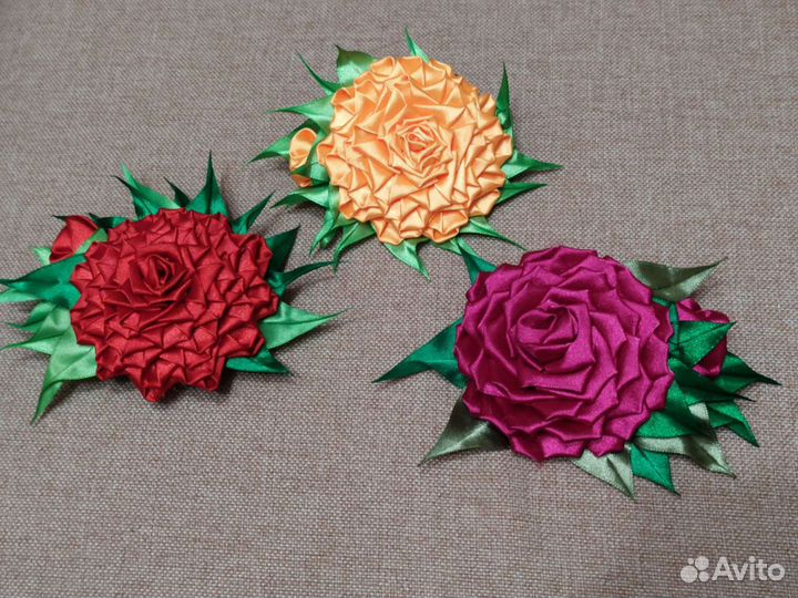 Заколки из атласных лент ручной работы б/у