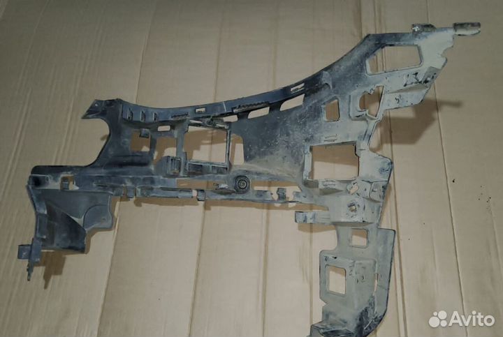 Кронштейн бампера Мерседес W213 A 213 885 24 00