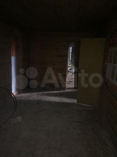 Здание, 2000 м²