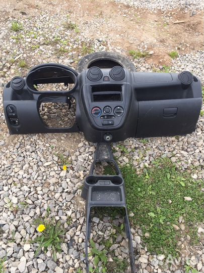 Передняя панель Лада Гранта