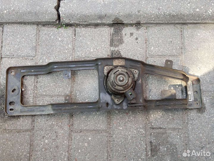 Крепление вентилятора охлаждения