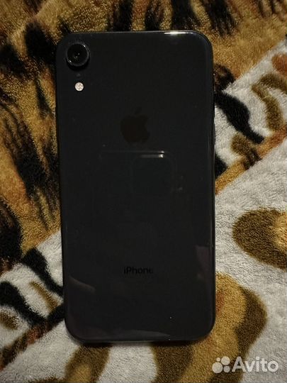 Телефон iPhone XR