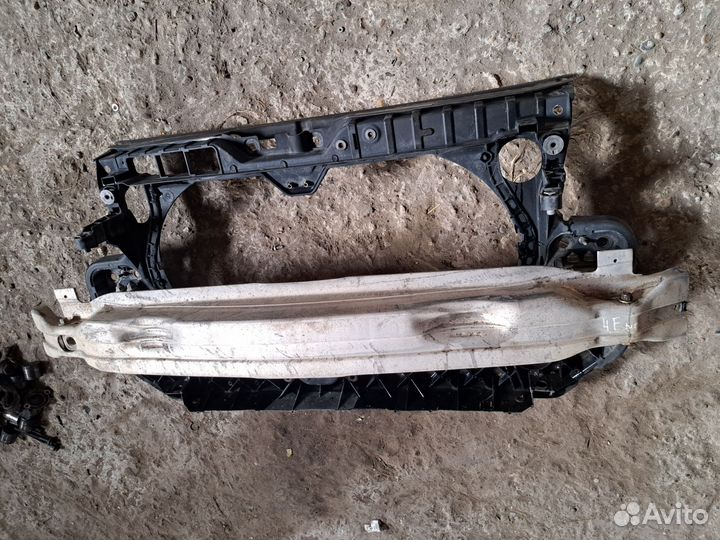 Рамка радиатора в сборе Audi A6 C6