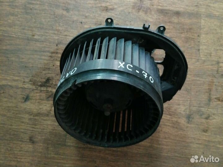 Моторчик печки вентилятор отопителя Volvo XC70