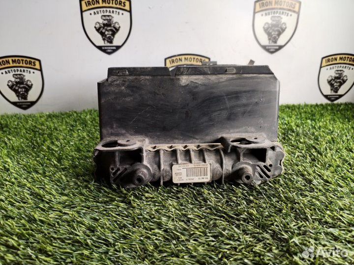 Радиатор охлаждения двигателя Audi S8 4H2 cgta