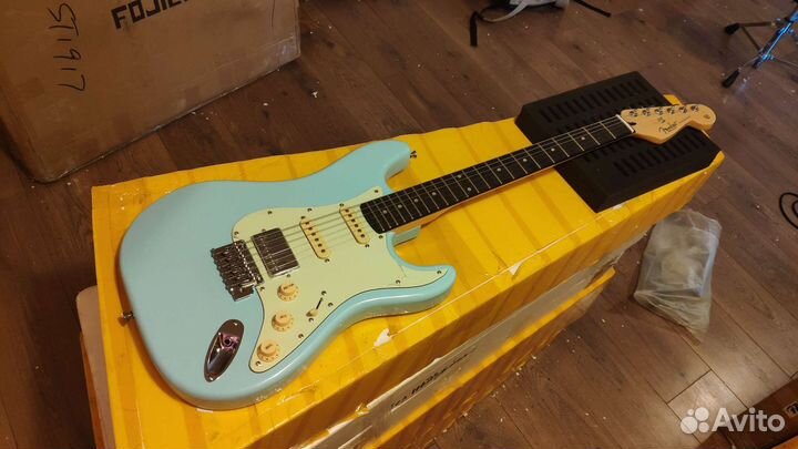 Реплика Fender Stratocaster hss голубой