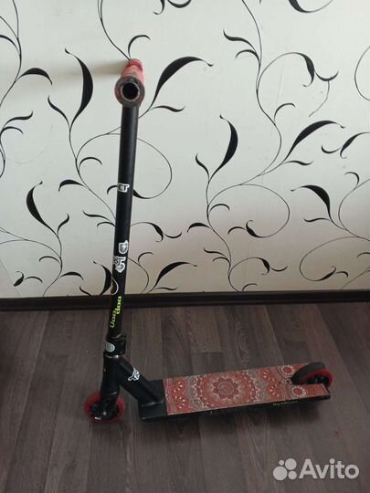 Трюковой самокат tech team voodoo