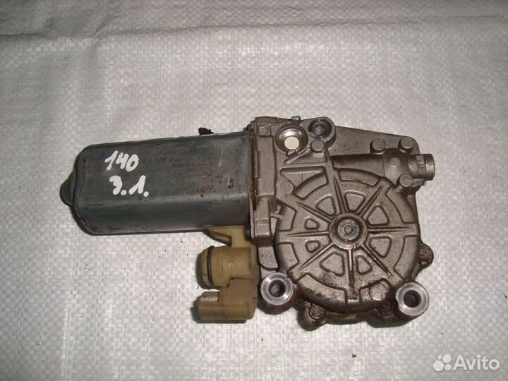 Моторчик заднего левого стеклоподъемника W140 M119