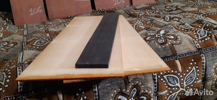 Музыкальное дерево для гитар