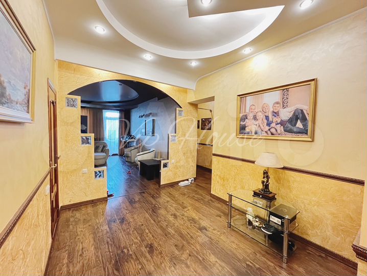 4-к. квартира, 135 м², 4/4 эт.