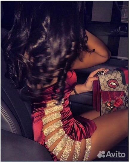 Вечернее открытое платье