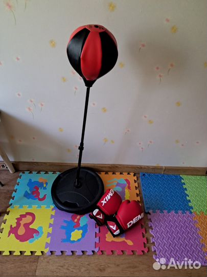 Боксерская груша, перчатки