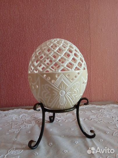 Резные страусинные яйца