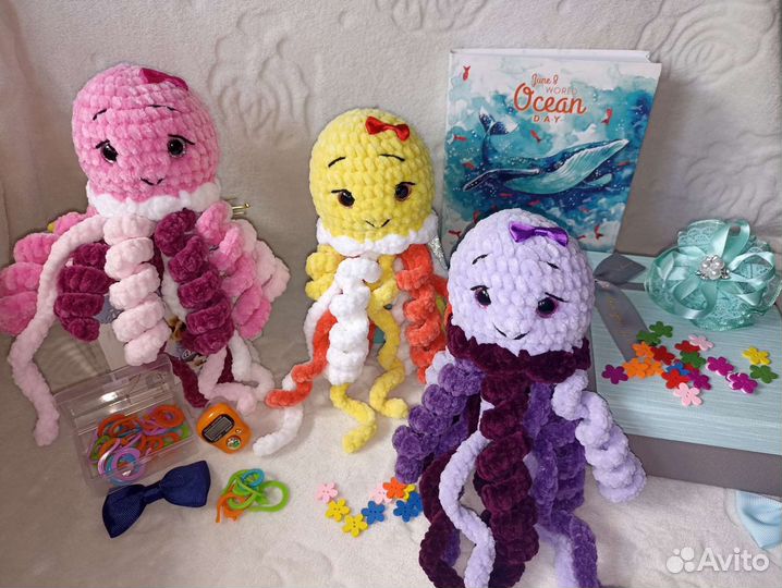 Вязаная игрушка медузка