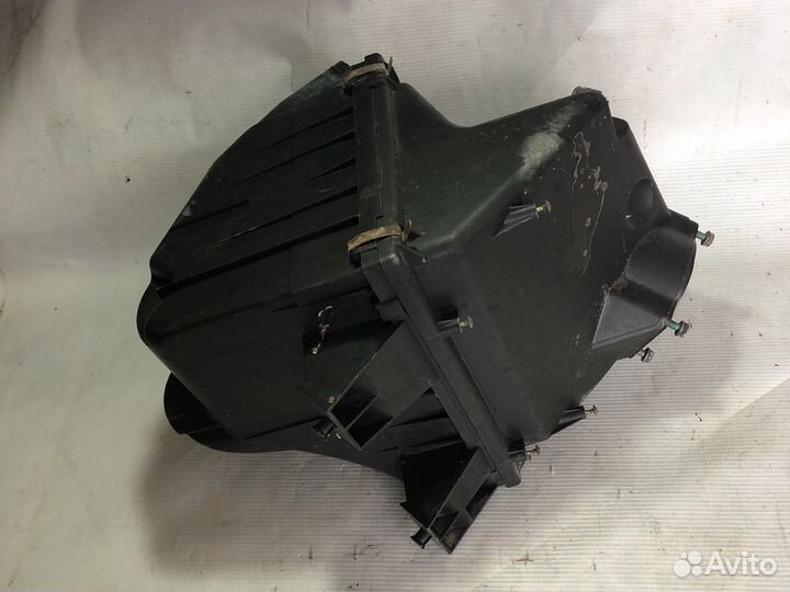 Корпус воздушного фильтра VAG 058 133 837 E