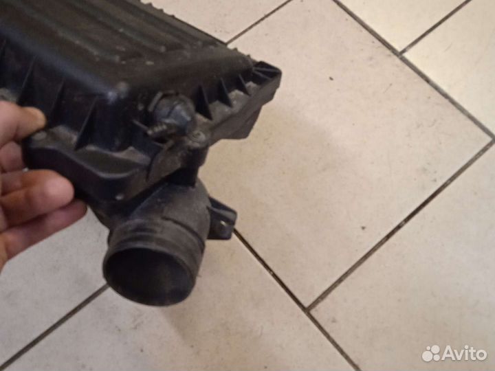 Корпус воздушного фильтра skoda fabia 2