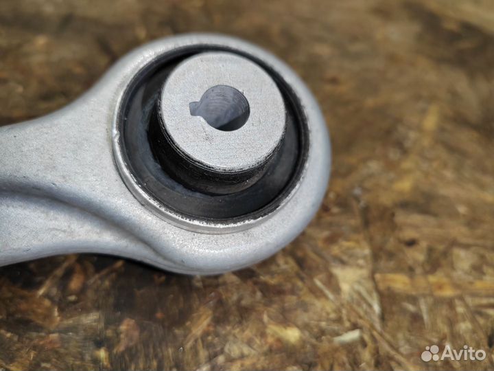 Рычаг передний правый Volkswagen Touareg 3 2019