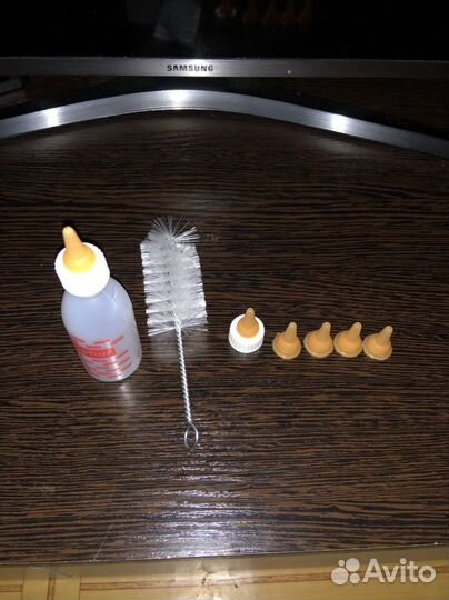 Бутылочки для кормления животных