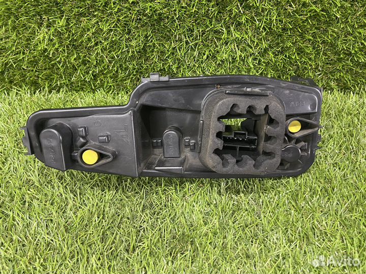 Плата заднего левого фонаря Peugeot 308 SW