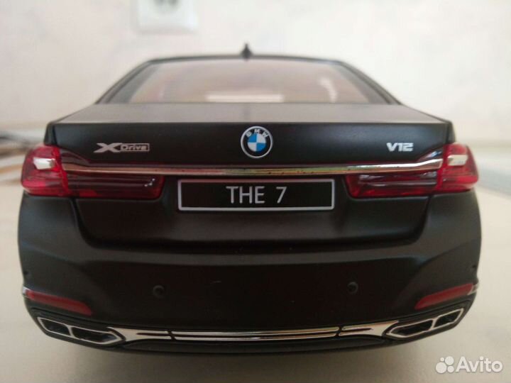 Коллекционная модель бмв 7 серии
