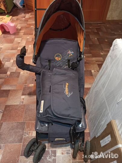 Детская прогулочная коляска-трость