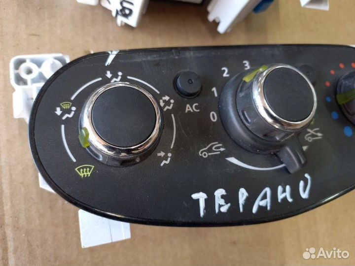 Блок управления климат-контролем Nissan Terrano