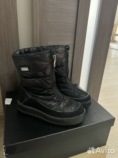 Продам зимние сапожки фирмы Jog dog 36 размера